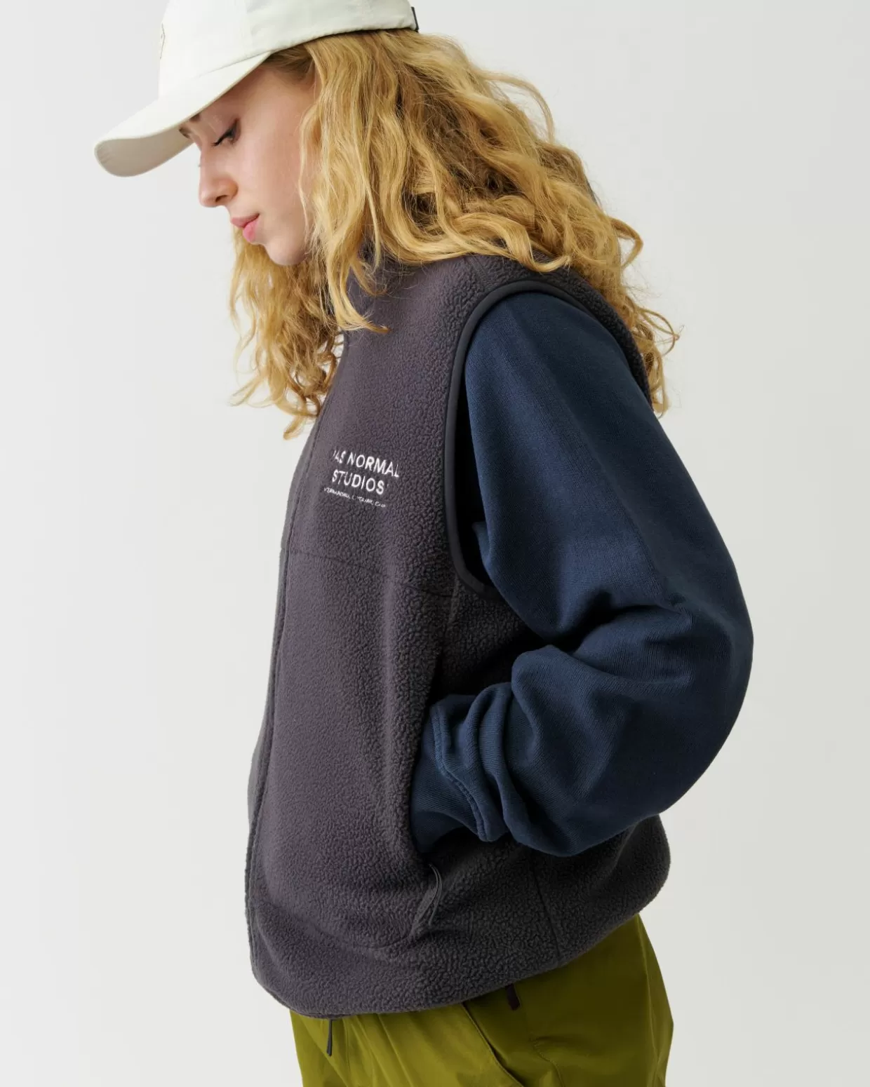 offrace_fleece_vest___deep_grey_4-1.webp Casual | Casual^Pas Normal Studios Off-Race Fleece Vest — Deep Grey